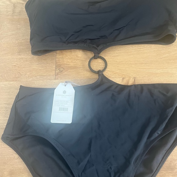 Everyday Sunday Refresh Bandeau One-Piece Swimsuit - Black - Picture 5 of 7